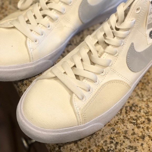 Nike SB Blazer Court Mid Premium Shoes Size 9.5 - Picture 2 of 8